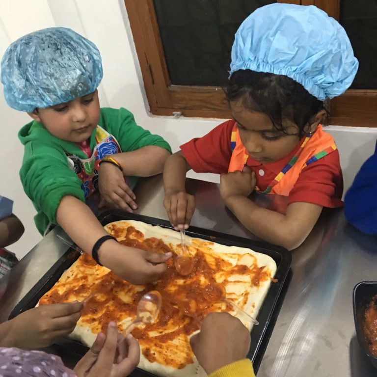 5 HEALTHY EATING TIPS FOR  YOUR CHILD DURING THE LOCKDOWN