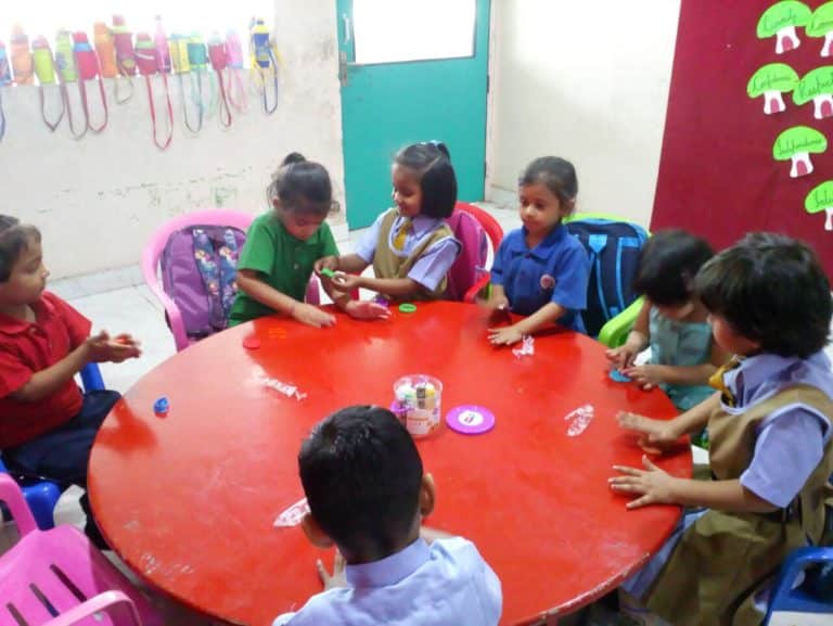 Learners learn about colors through activity