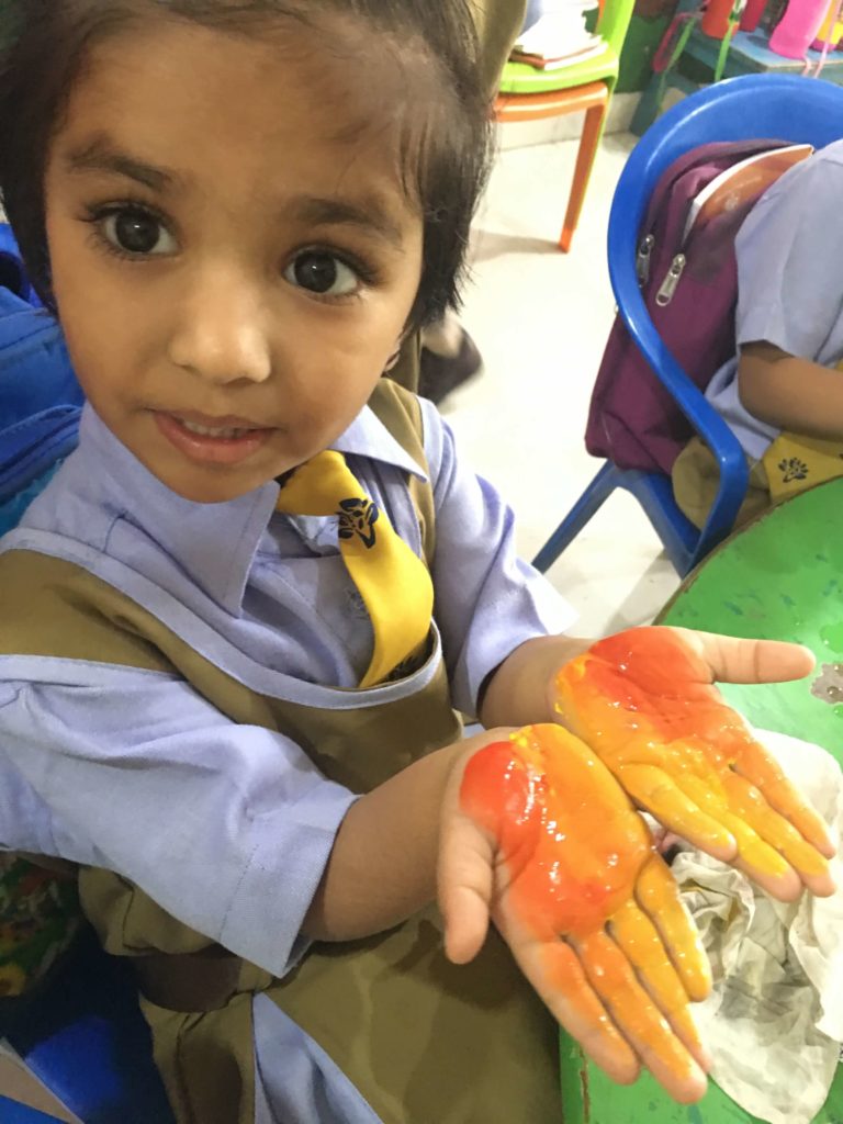 Learners of LKG learnt about color in natural and manufactured environment