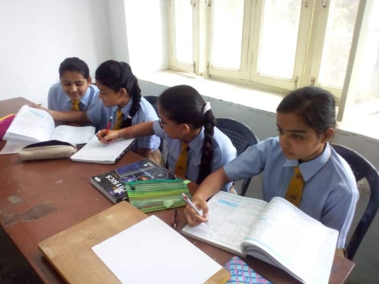 Experiential learning by Class 10 in Physics